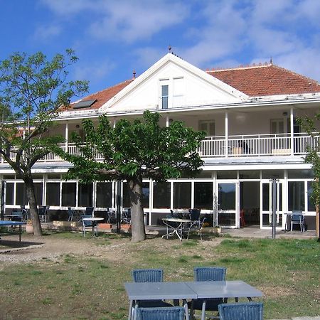 Ymca Villeneuve Les Avignon Hotel Exterior photo