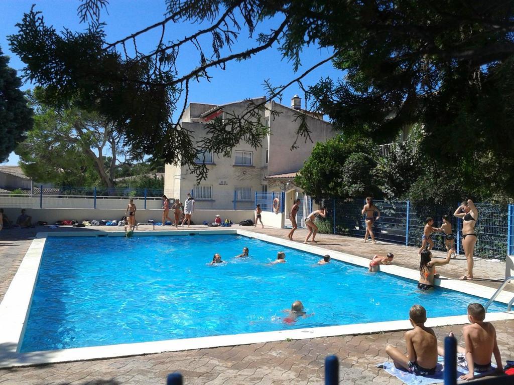 Ymca Villeneuve Les Avignon Hotel Exterior photo
